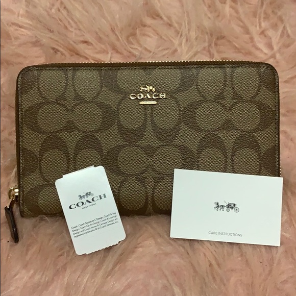 Coach Handbags - COACH WALLET